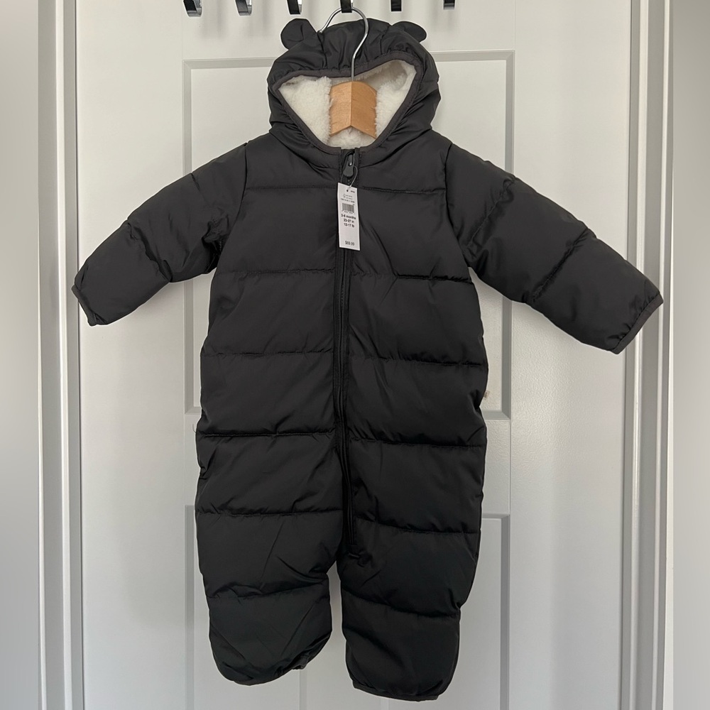 NWT: Gap Baby: Black Snowsuit with Hood: Size 3-6m
